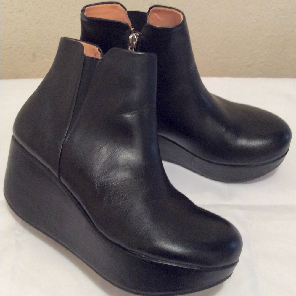 ,Black Leather Wedge Ankle Boots  Size 7.5
